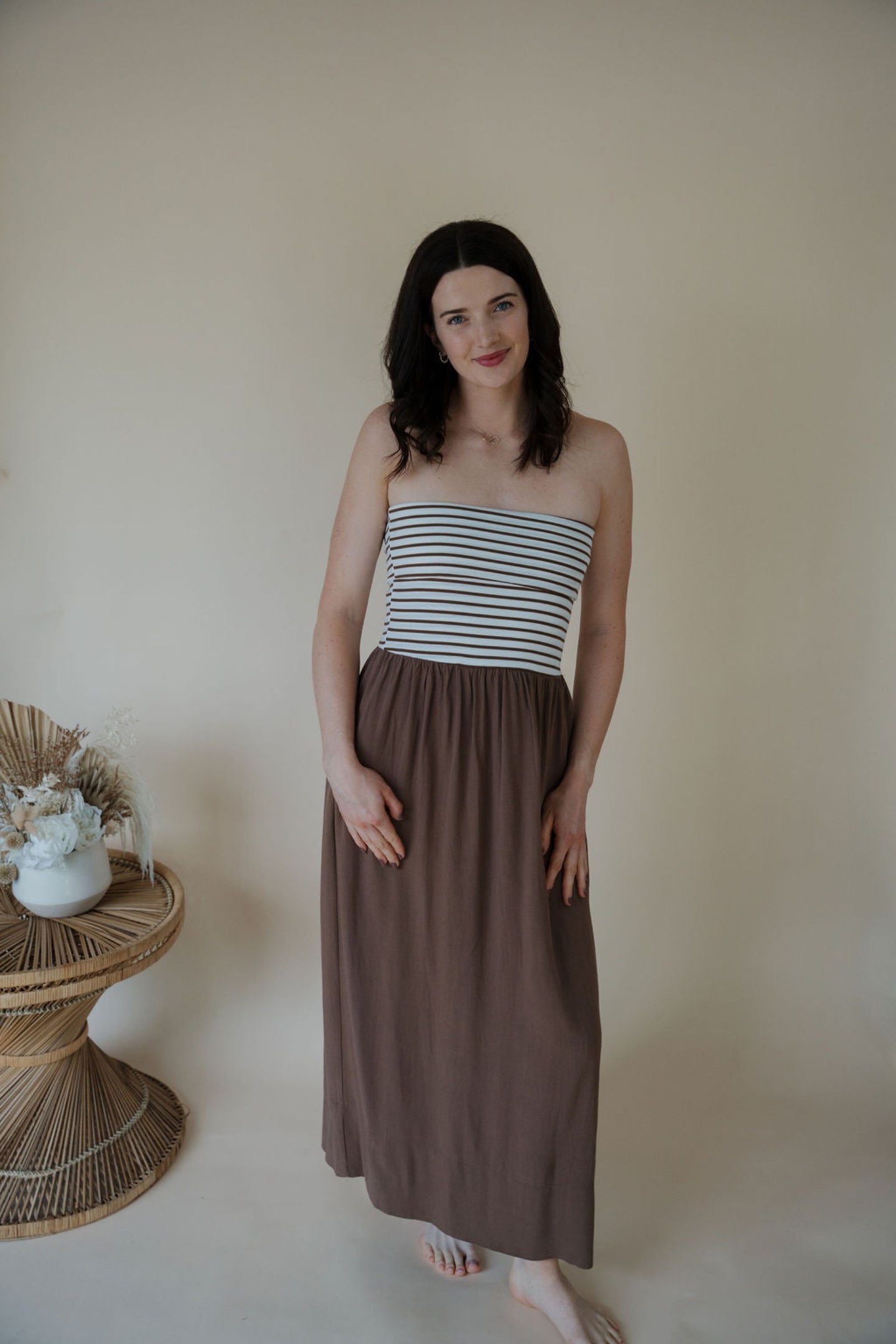 model wearing the feels like home maxi dress.